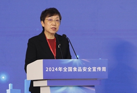 海關(guān)總署黨委委員、政治部主任呂偉紅_副本.jpg