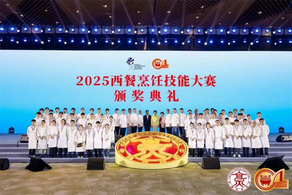 獲獎(jiǎng)選手合影.webp.jpg